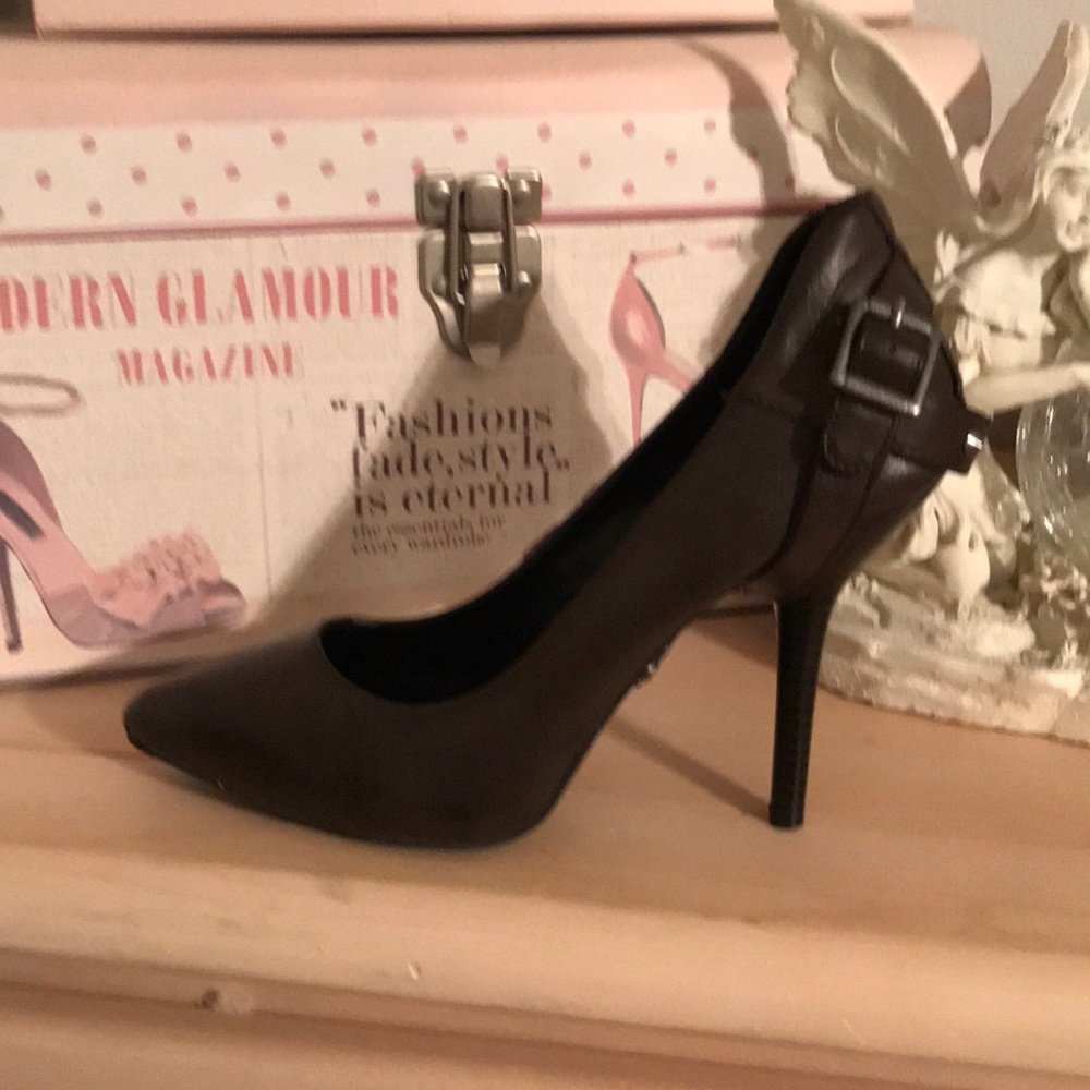 Simply Vera Vera Wang heels 👠
